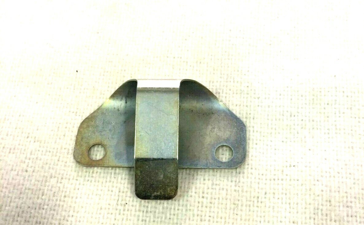 573057 PIASTRINA BAULETTO ORIG. PIAGGIO PIAGGIO VESPA DERBI (VEDI APPLICAZIONI)
