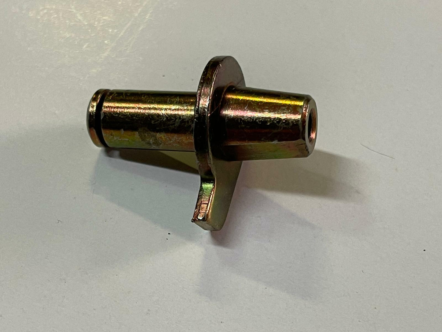 CM026101 Piaggio ORIGINAL LEFT FOOTBOARD PIN Piaggio Liberty 50/125/150/200