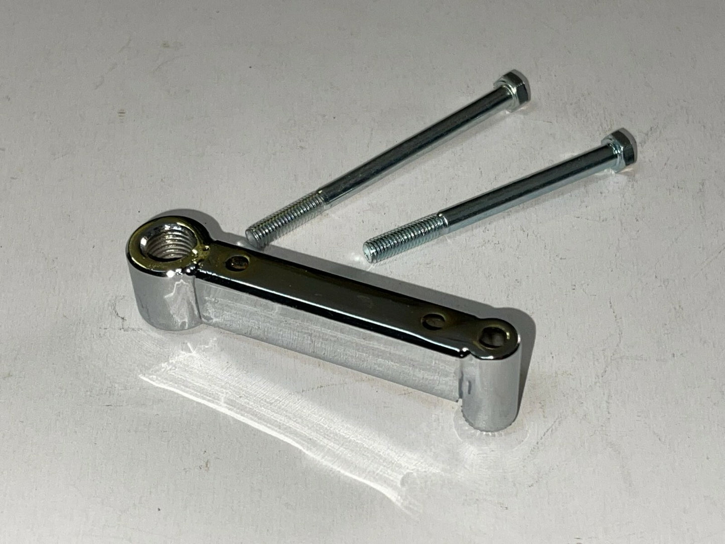 Z 32 SUPPORTO SPECCHIO PER LAMBRETTA LI 2 - 3 SERIE FORO FILETTATO MM 10