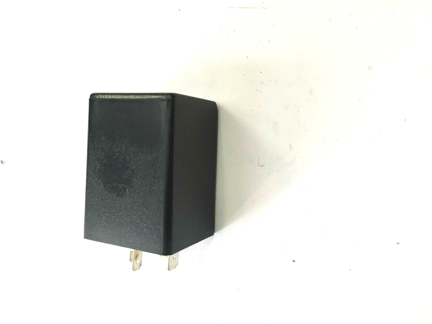 T-251 INTERM. ELETTR.12 V CORRENTE CONTINUA PIAGGIO VESPA PK 50-80-100-125