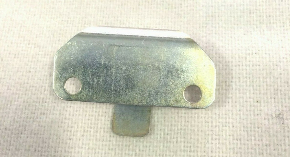 573057 PIASTRINA BAULETTO ORIG. PIAGGIO PIAGGIO VESPA DERBI (VEDI APPLICAZIONI)