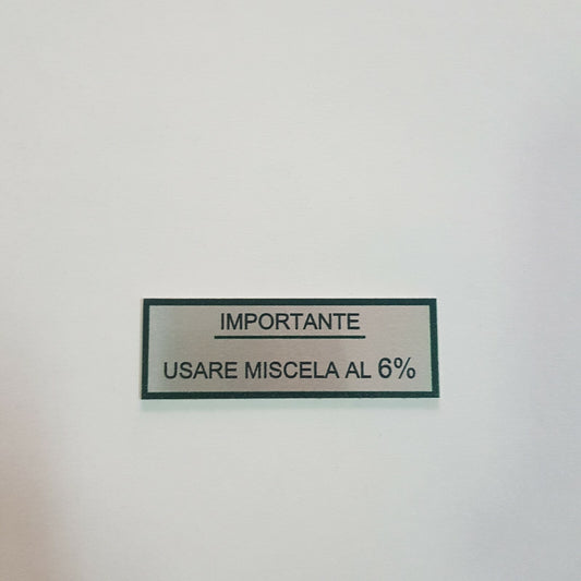 IN METALLO ADESIVA TARGHETTA IMPORTANTE USARE MISCELA AL 6% VERDE VESPA GS VS1 *