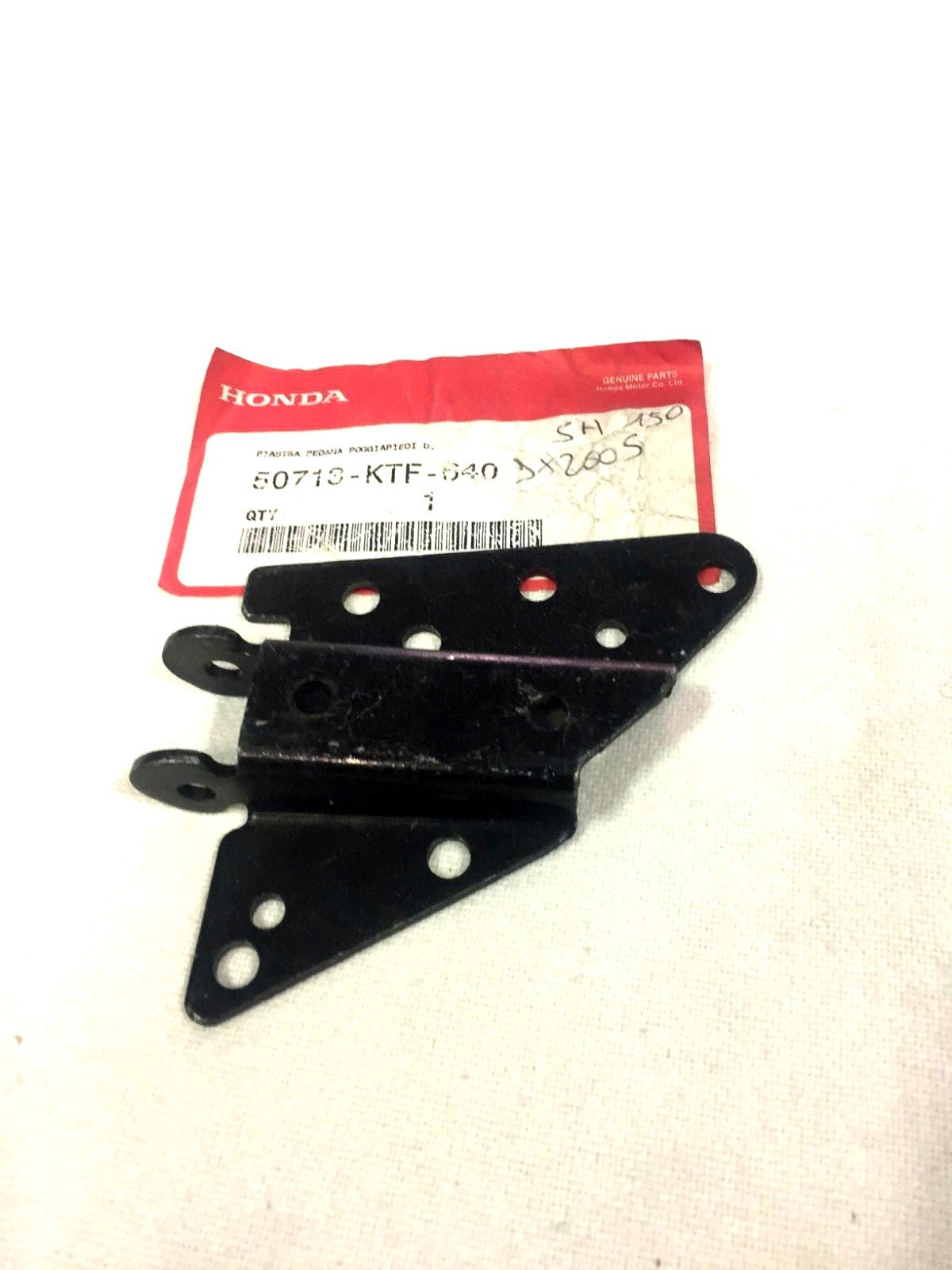 50713KPR640 FOOTREST PLATE RIGHT SH 125 150 YEAR 2005 TO 2012