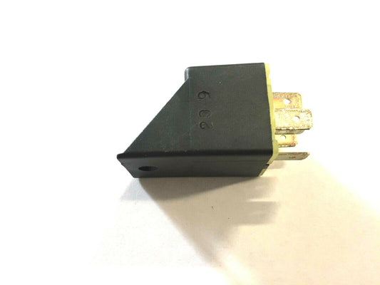 V100580020 TELERUTTORE RELE' AVV. 30 A PIAGGIO VESPA ET4 125-96-99 -X9 EVO 500-0
