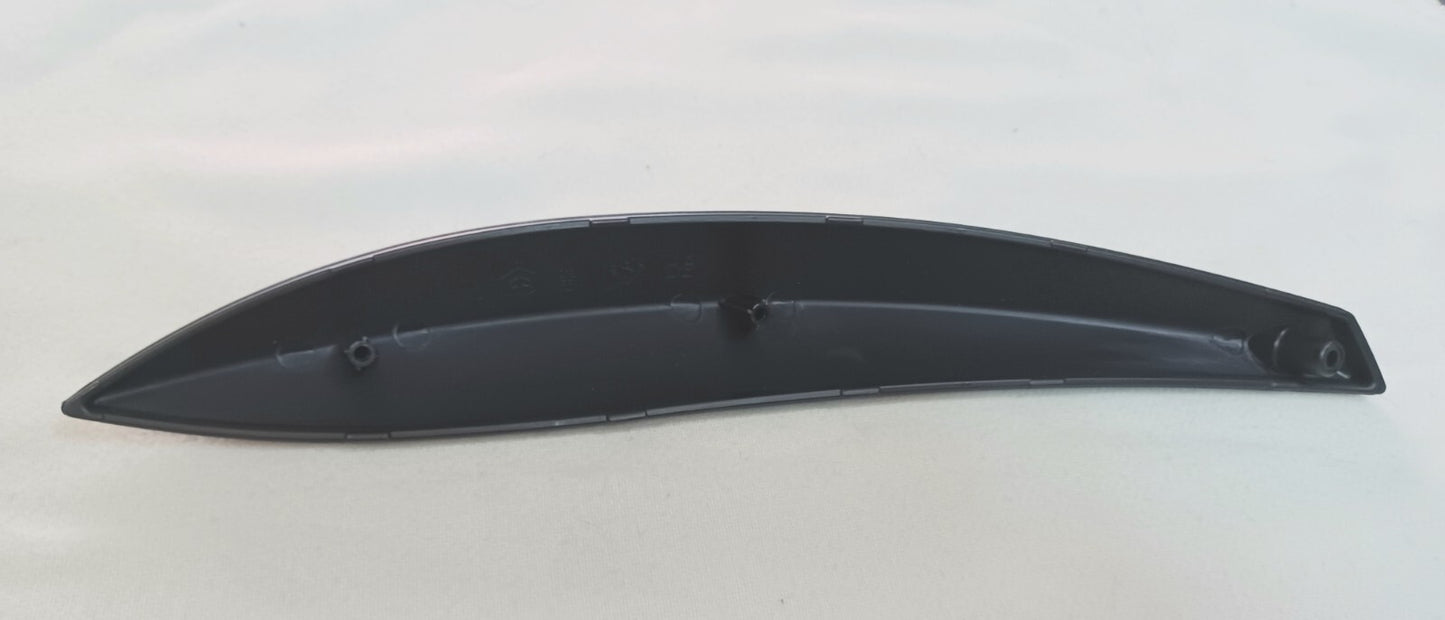 CM017102000C PARACOLPO LATERALE DX ORIGINALE PIAGGIO BEVERLY 125-250-500