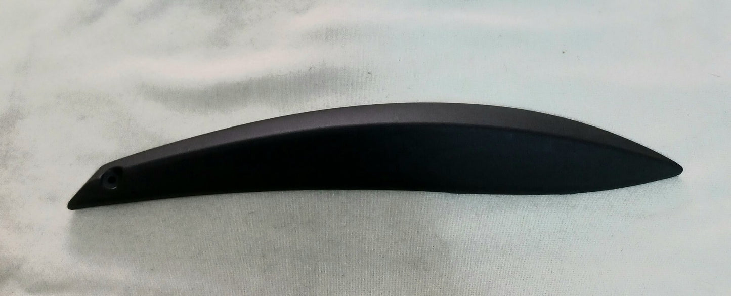 CM017102000C PARACOLPO LATERALE DX ORIGINALE PIAGGIO BEVERLY 125-250-500