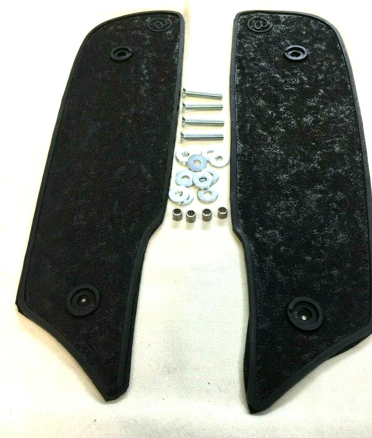 CP TAPPETINI HONDA CHIOCCIOLA 125/150 COMPLETI DI VITI E RONDELLE *