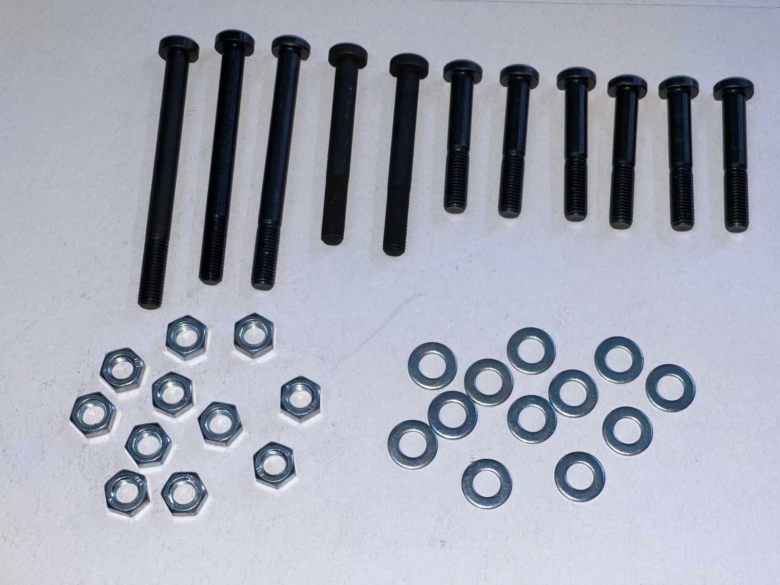 KIT PRIGIONIERI COMPLETI DI DADI E RONDELLE DI CHIUSURA CARTER-VESPA 50-PK50XL-R