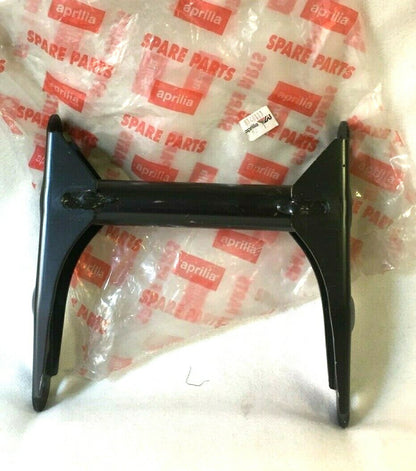 AP8146111 ENGINE MOUNT MOUNT APRILIA SCARABEO 125 - 150 - 200 1999 - 2004