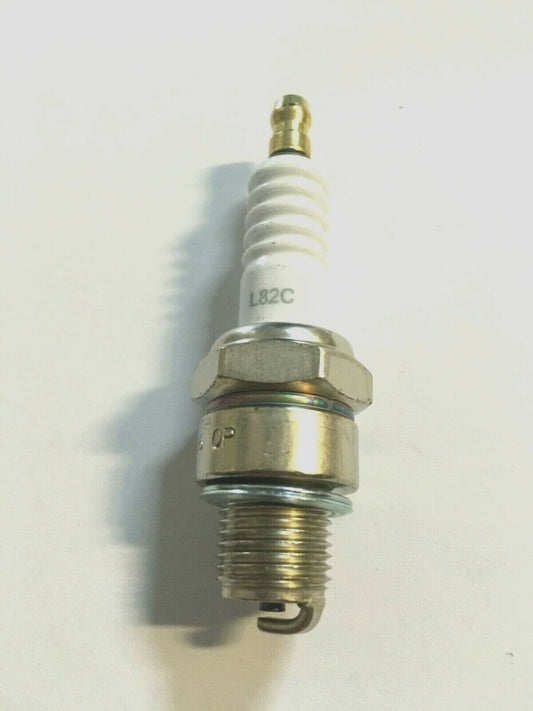 246210130 SHORT WHEELBASE CANDLE Piaggio Vespa 50/125/150 Aprilia Scarabeo 50 *