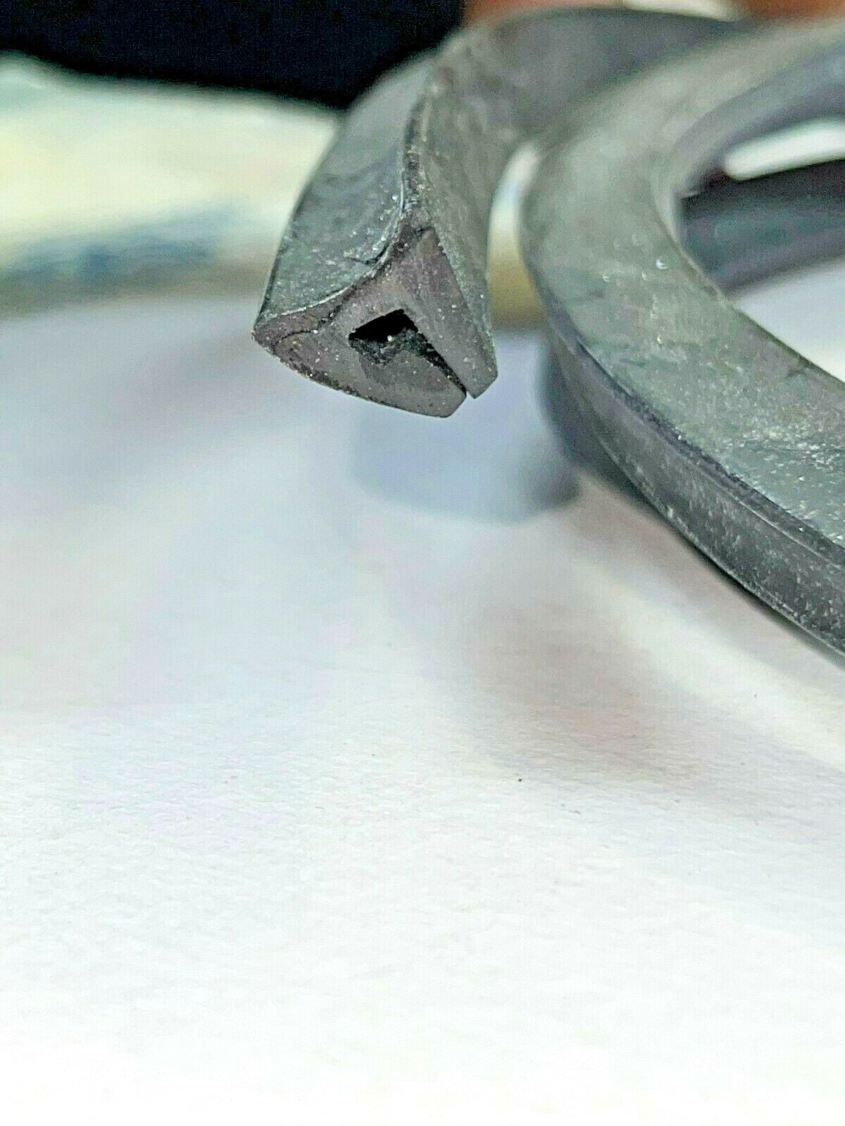 PROFILO IN GOMMA PER BAULETTO PIAGGIO VESPA PX - PE