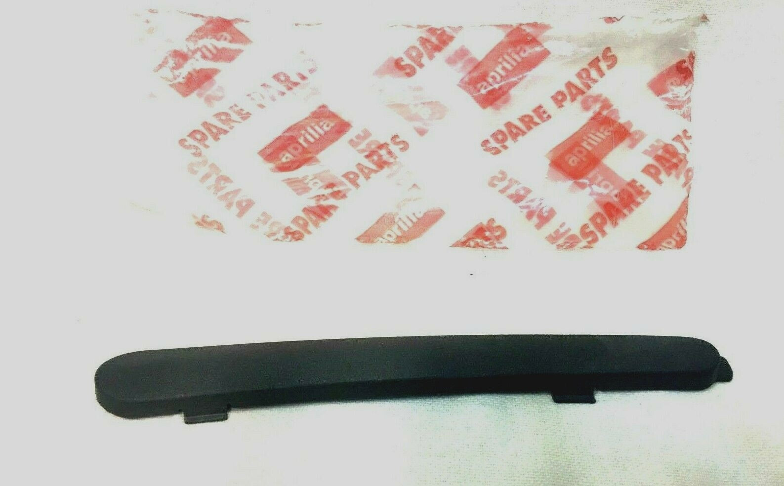 AP8178099 REAR BUMPER RIGHT APRILIA SPORTCITY 125 -200 YEAR 2004